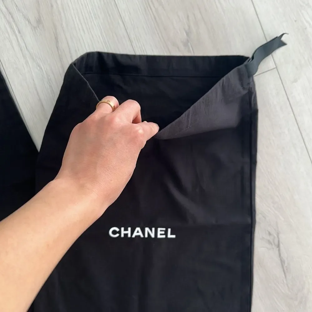 Chanel dust bags - Picture 3 of 3